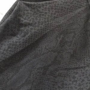 Lululemon never worn slight snake print leggings